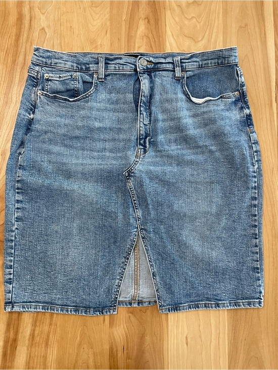 Banana Republic Dresses & Skirts - Banana Republic Denim Pencil Skirt Front Slit Size 20 Medium Wash Jean